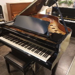 Handbouw vleugel K. Kawai CA 40 N. zwart hoogglans. Nieuwstaat. Euro 9900,- Handbouw vleugel K. Kawai CA 40 N. zwart hoogglans. Nieuwstaat. Euro 9900,-