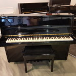 Occasion piano Young Chang 110 zwart hoogglans. 3e studiepedaal. In zeer mooie staat. Euro 1490,- Occasion piano Young Chang 110 zwart hoogglans. 3e studiepedaal. In zeer mooie staat. Euro 1490,-