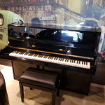 Europese piano Frankenbach 110 zwart glans 3e studiepedaal Euro 1690,- Europese piano Frankenbach 110 zwart glans 3e studiepedaal Euro 1690,-
