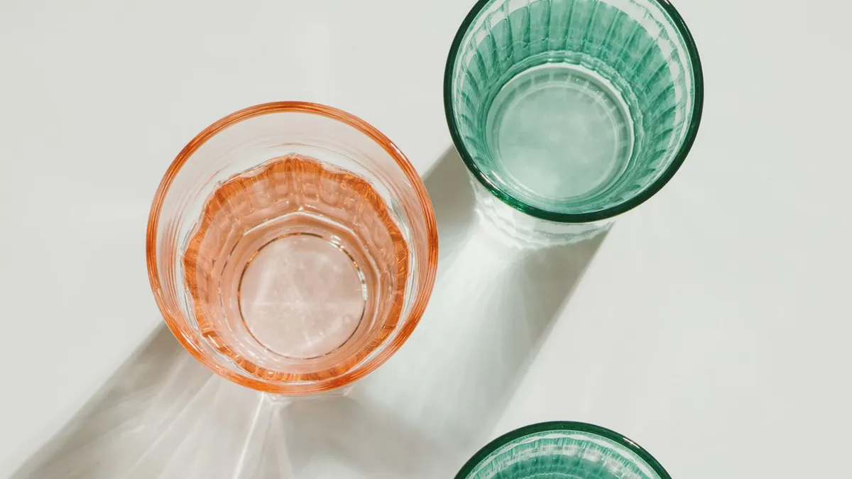 Warm water slurpen: internetfenomeen of eeuwenoude gezondheidspraktijk?