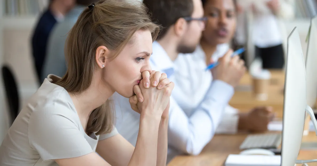 De verborgen eenzaamheid van de vriendelijke helpers om ons heen